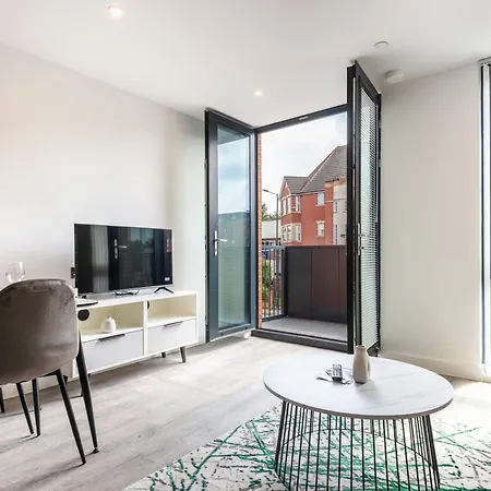 Stayzeni, Ouse Court Smart 2 Bed Flat