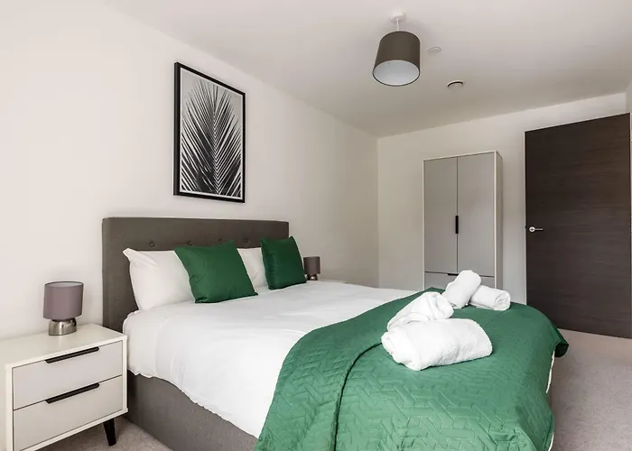 Stayzeni, Ouse Court Smart 2 Bed Flat *